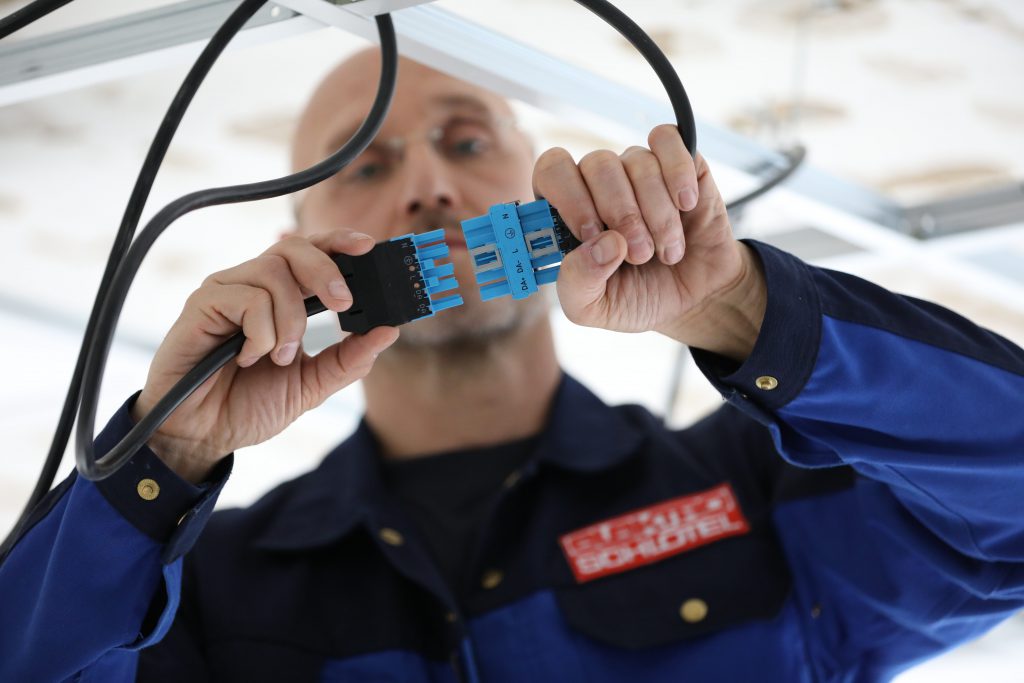 Stekerbaar Installeren Voor De Woning- En Transformatiebouw ...